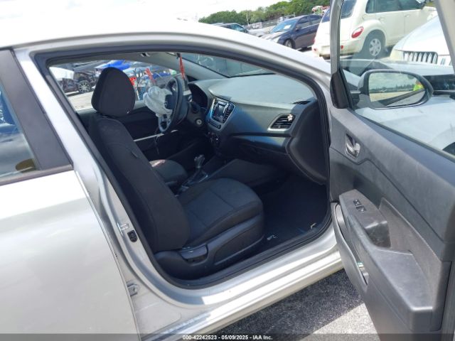 3KPC24A32KE057947 Hyundai ACCENT SE