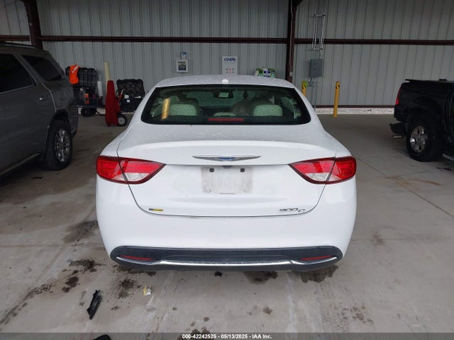 Chrysler 200 C 2015 1C3CCCCB4FN607229 Image 17