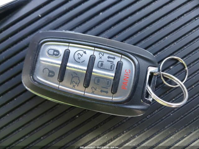 2022 CHRYSLER PACIFICA HYBRID 2C4RC1L70NR161264 Photo 10