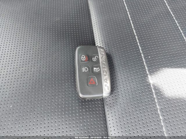 2019 JAGUAR F-TYPE SAJDD1EV4KCK61053 Photo 10