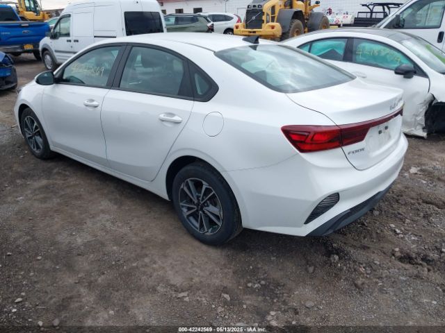 3KPF24AD9PE657457 KIA Forte Lxs