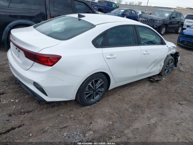 3KPF24AD9PE657457 KIA Forte Lxs