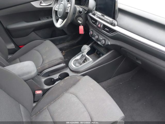 3KPF24AD9PE657457 KIA Forte Lxs