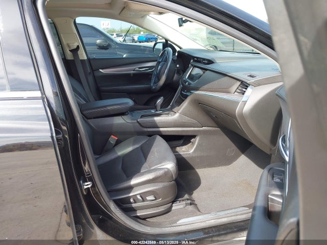 2017 CADILLAC XT5 1GYKNBRSXHZ248204 Photo 4