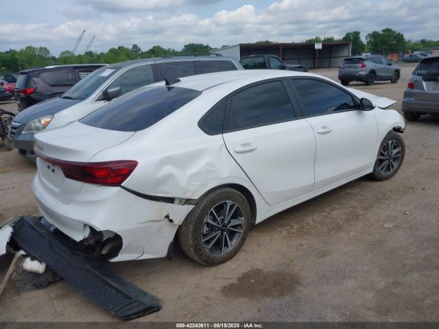 3KPF24AD7PE641760 KIA Forte Lxs