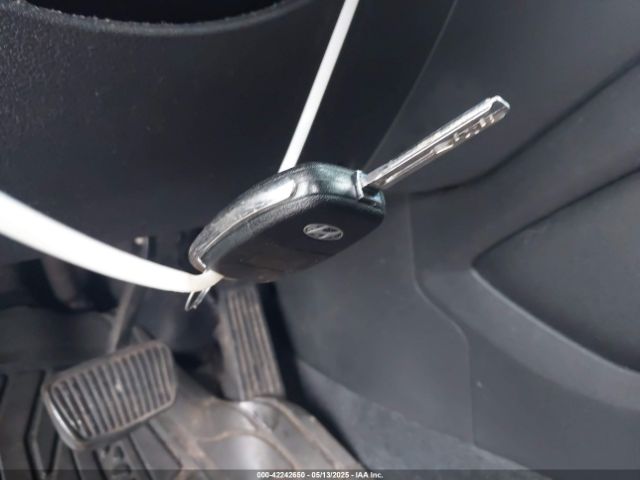 KM8J3CA43GU074395 Hyundai TUCSON SE