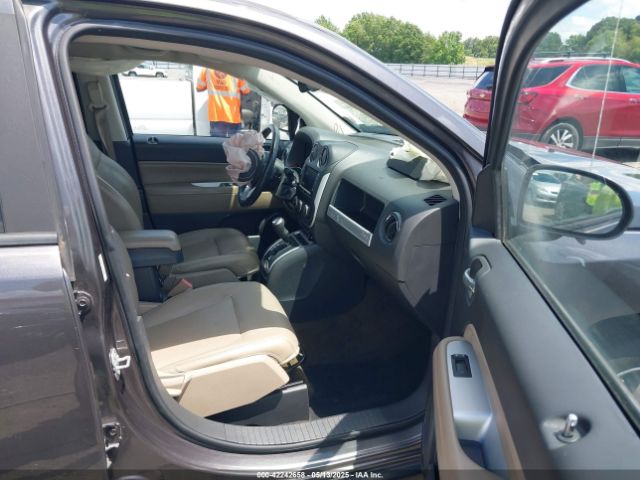 1C4NJDEB0GD755849 Jeep Compass High Altitude Edition