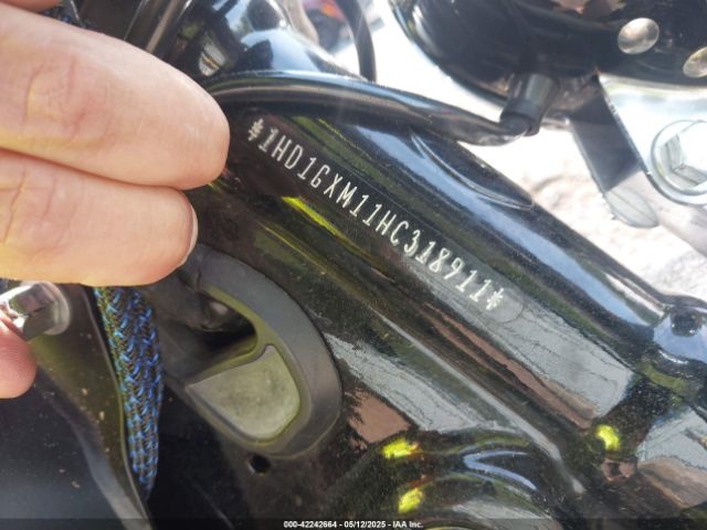 2017 HARLEY-DAVIDSON FXDB 1HD1GXM11HC318911 Photo 9