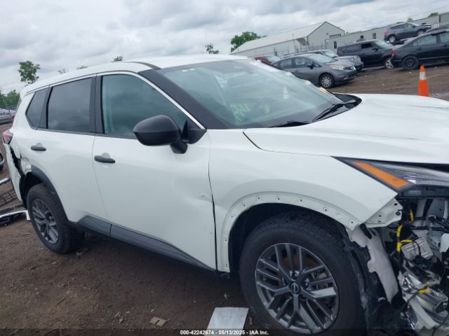 5N1BT3AB8PC850965 Nissan Rogue S Intelligent Awd