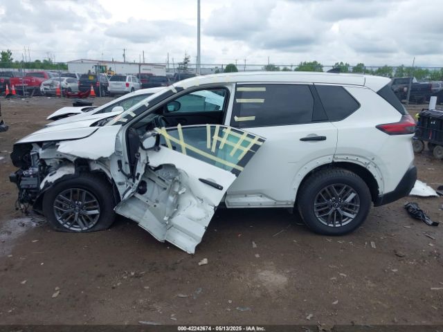 5N1BT3AB8PC850965 Nissan Rogue S Intelligent Awd