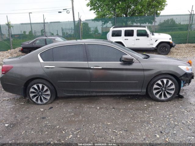 1HGCR6F73EA002113 Honda Accord Hybrid Touring