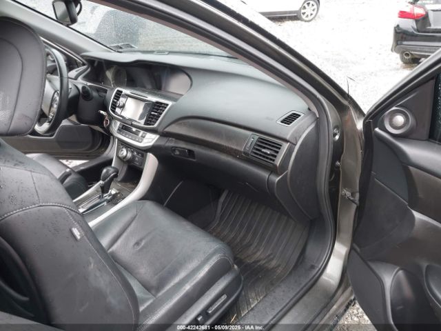 1HGCR6F73EA002113 Honda Accord Hybrid Touring
