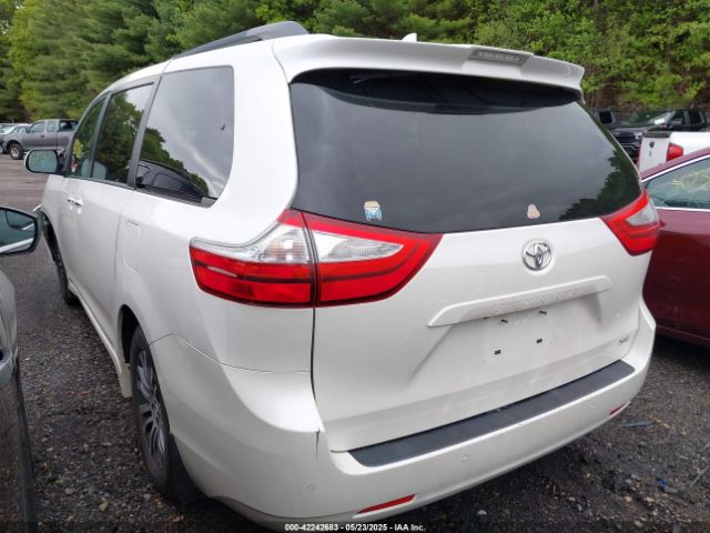 2018 TOYOTA SIENNA 5TDYZ3DC9JS921422 Photo 2