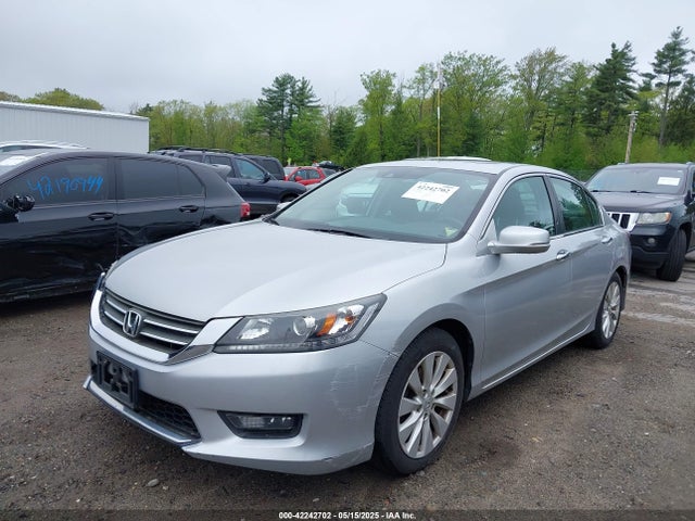 Honda k24w1 2014 1HGCR2F8XEA303088 Image 2