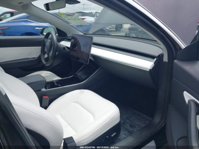 2019 TESLA MODEL 3 5YJ3E1EA7KF431980 Photo 4