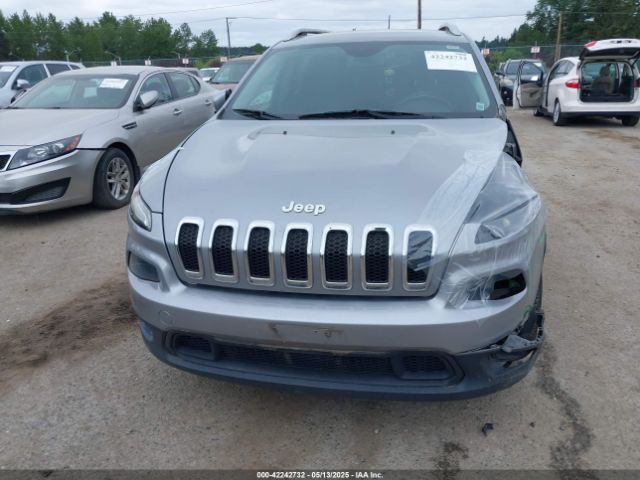 1C4PJLCS1EW105984 Jeep Cherokee Latitude