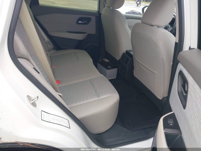 JN8BT3BA0PW005475 Nissan Rogue Sv Fwd