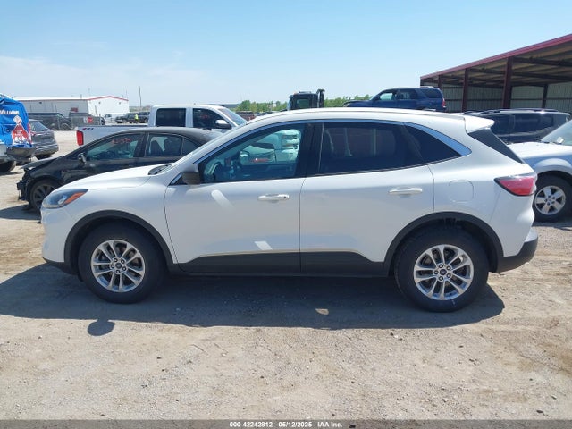1FMCU9G65NUA61050 Ford ESCAPE SE