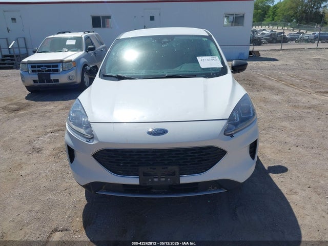 1FMCU9G65NUA61050 Ford ESCAPE SE