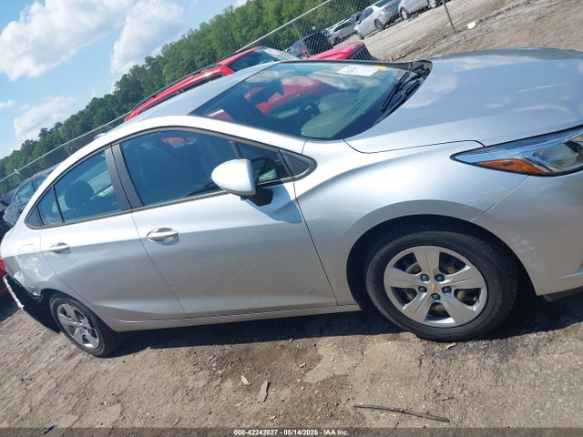 1G1BC5SMXJ7153497 Chevrolet Cruze Ls Auto