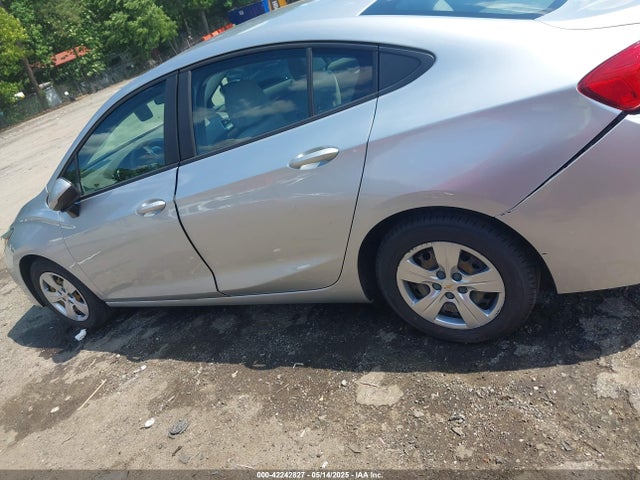 1G1BC5SMXJ7153497 Chevrolet Cruze Ls Auto