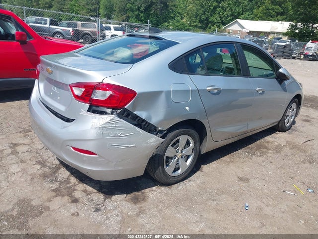1G1BC5SMXJ7153497 Chevrolet Cruze Ls Auto