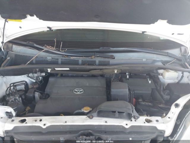 5TDKK3DC8FS565580 Toyota Sienna Le 8 Passenger
