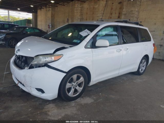 5TDKK3DC8FS565580 Toyota Sienna Le 8 Passenger