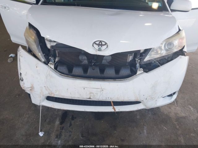 5TDKK3DC8FS565580 Toyota Sienna Le 8 Passenger