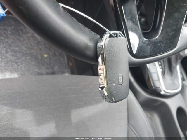 KNDEU2AA4P7371547 KIA SELTOS S