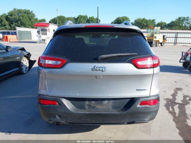 1C4PJLCBXGW258155 Jeep Cherokee Latitude