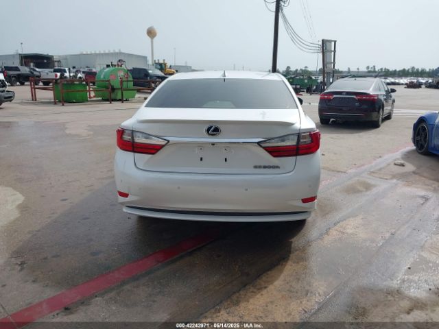 JTHBW1GGXG2122104 Lexus ES 300H