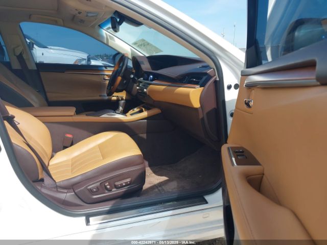 JTHBW1GGXG2122104 Lexus ES 300H
