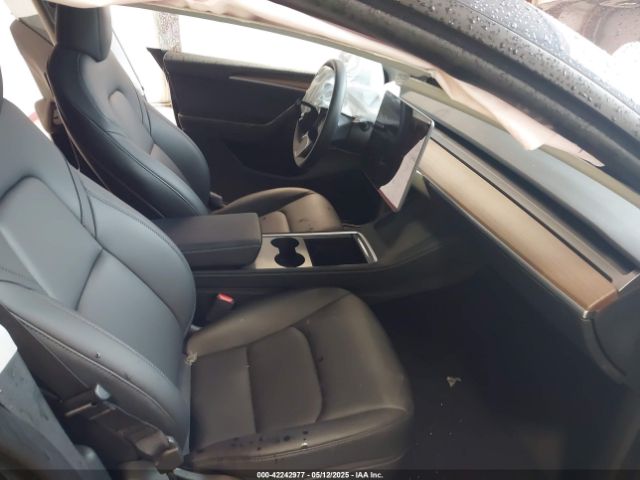 2024 TESLA MODEL Y 7SAYGDED4RF072600 Photo 4