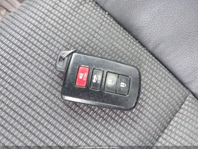2T1BURHE2FC270525 Toyota Corolla S Plus