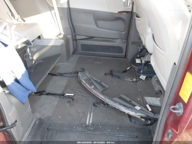 5TDYK3DCXES473671 Toyota Sienna Xle V6 8 Passenger
