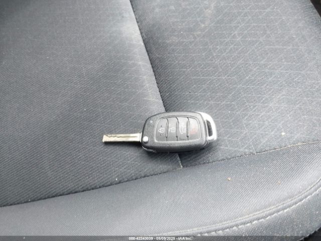 KM8J2CA4XJU776370 Hyundai TUCSON SE