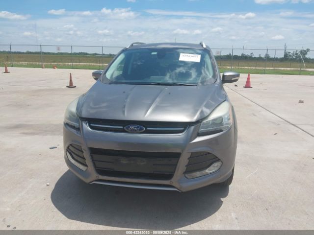 1FMCU0J91EUA83948 Ford Escape Titanium