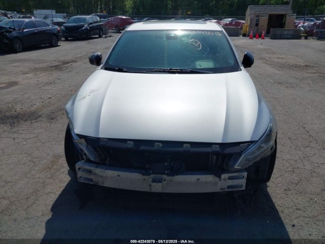 1N4BL4CW8LC137493 Nissan Altima Sr Intelligent Awd