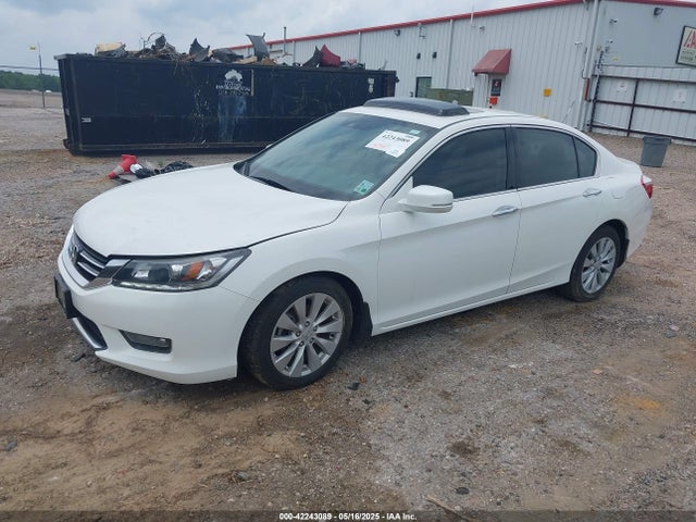 Honda j35y1 2014 1HGCR3F81EA014333 Image 2