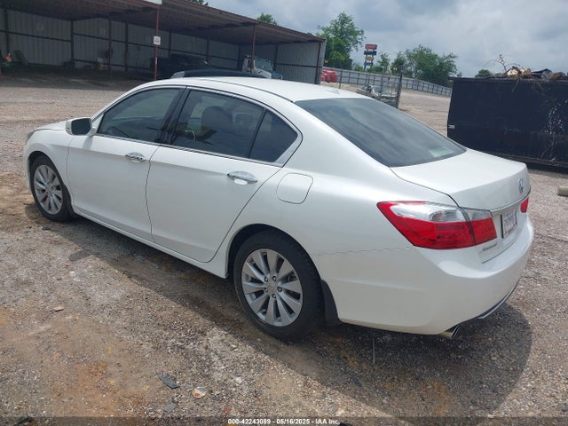 Honda j35y1 2014 1HGCR3F81EA014333 Image 3