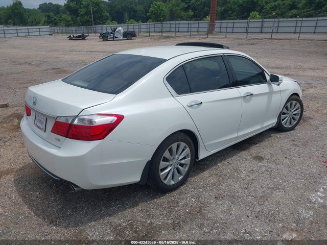 Honda j35y1 2014 1HGCR3F81EA014333 Image 4