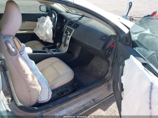 2011 VOLVO C70 YV1672MC6BJ117207 Photo 4