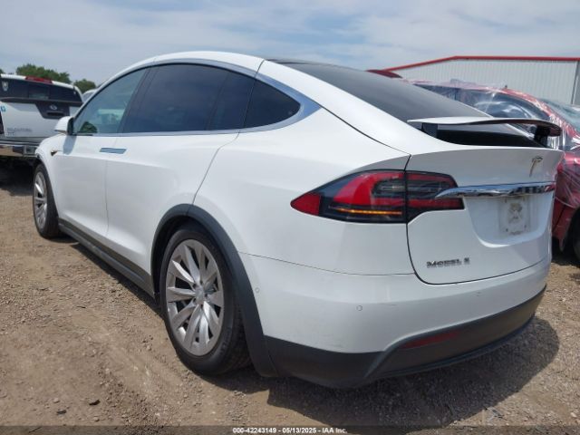 2018 TESLA MODEL X 5YJXCAE23JF106385 Photo 2