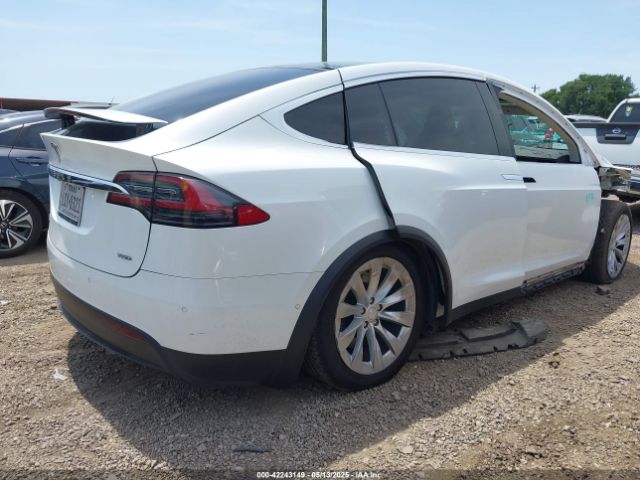 2018 TESLA MODEL X 5YJXCAE23JF106385 Photo 3
