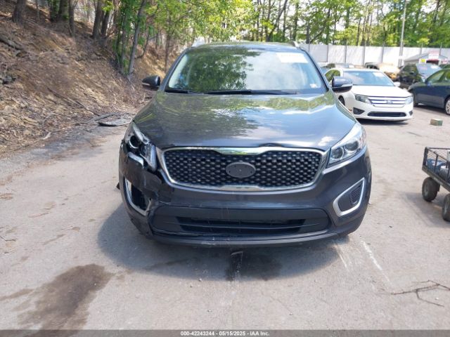 5XYPGDA52GG139742 KIA Sorento 3.3l Lx