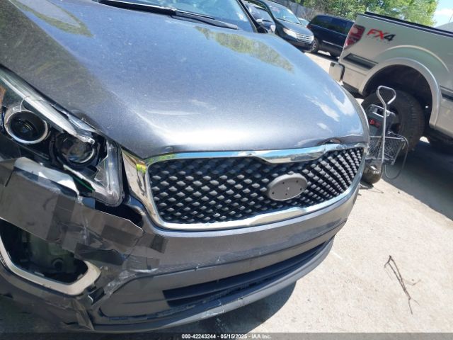 5XYPGDA52GG139742 KIA Sorento 3.3l Lx