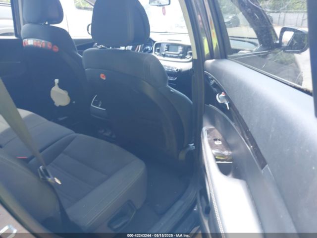5XYPGDA52GG139742 KIA Sorento 3.3l Lx