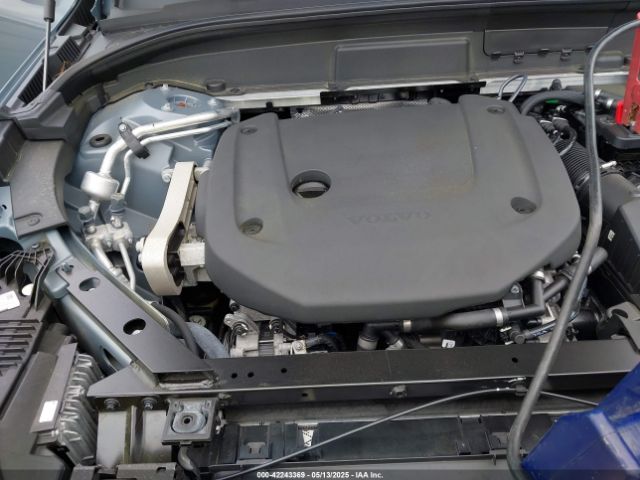 2022 VOLVO XC60 YV4062RL6N1954497 Photo 9