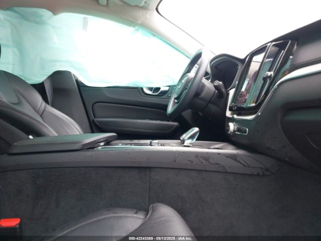 2022 VOLVO XC60 YV4062RL6N1954497 Photo 4